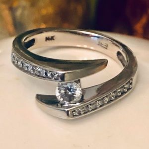 14K white gold and diamond ring